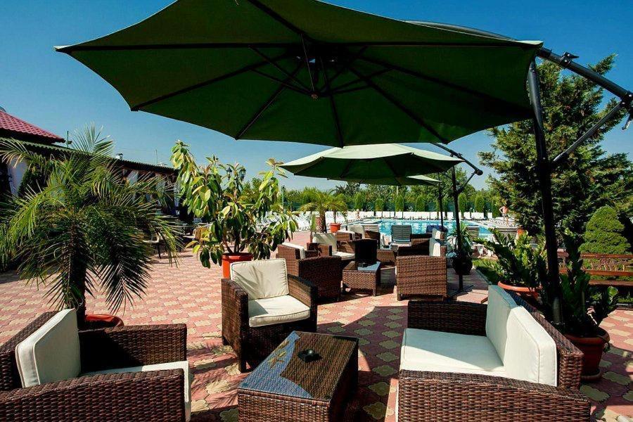 Hotel Levisticum Бакэу Экстерьер фото